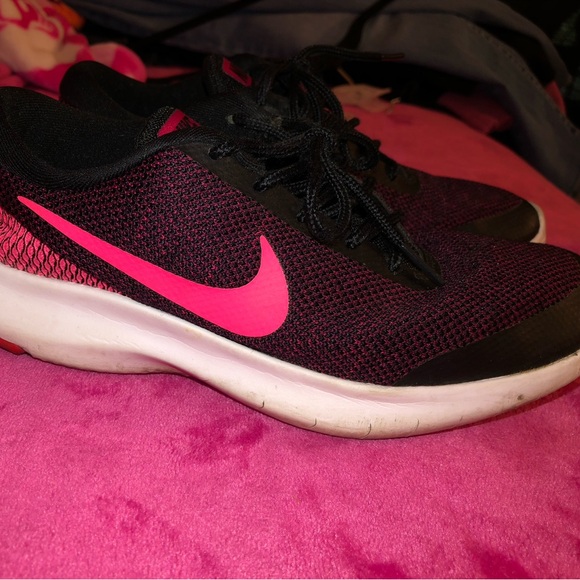 Nike sneakers - Picture 1 of 5